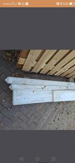 GEZOCHT 2 BETONPALEN EN 3 A 4 BETON ONDERPLATEN, Tuin en Terras, Schuttingen, Ophalen, Zo goed als nieuw, Minder dan 3 meter