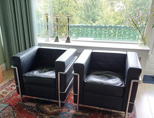 2 x Cassina Le Corbusier Fauteuil LC2 , Huis en Inrichting, Fauteuils, Gebruikt, Leer, Ophalen
