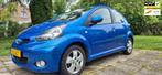 Toyota Aygo 1.0-12V Dynamic airco lmv blue tooth, Voorwielaandrijving, Gebruikt, 68 pk, Origineel Nederlands