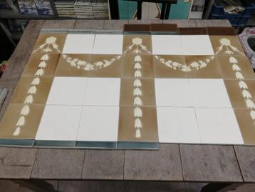 61,5hx368br Art nouveau tegelwand taupe/cremewit, tulpjes beschikbaar voor biedingen