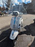 Vespa s50 nieuwstaat, 5383 kilometers, Fietsen en Brommers, Ophalen of Verzenden, Benzine