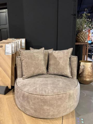Fauteuil Adele twist l Whoon l Room108 I Van €1180 voor €699 beschikbaar voor biedingen