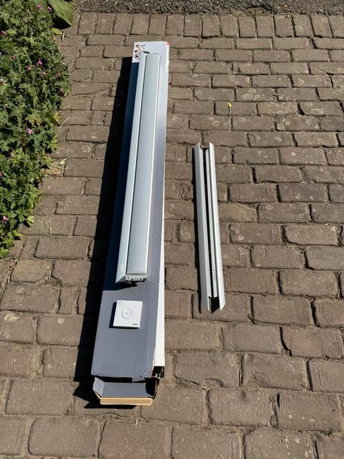 Velux Solar rolgordijnen  voor GGL7 raam, ook verduisterend, Huis en Inrichting, Stoffering | Gordijnen en Lamellen, Gebruikt