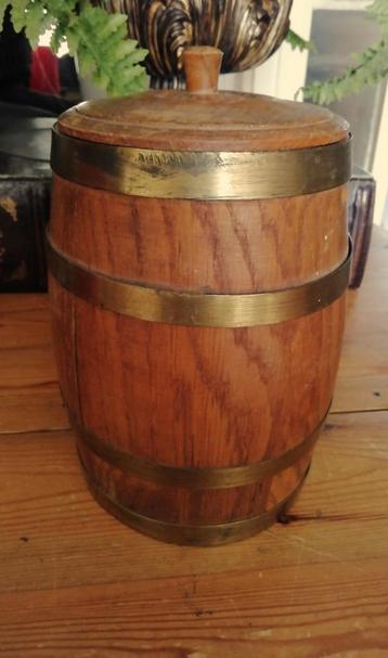 Houten tabakspot met messing ringen antiek beschikbaar voor biedingen