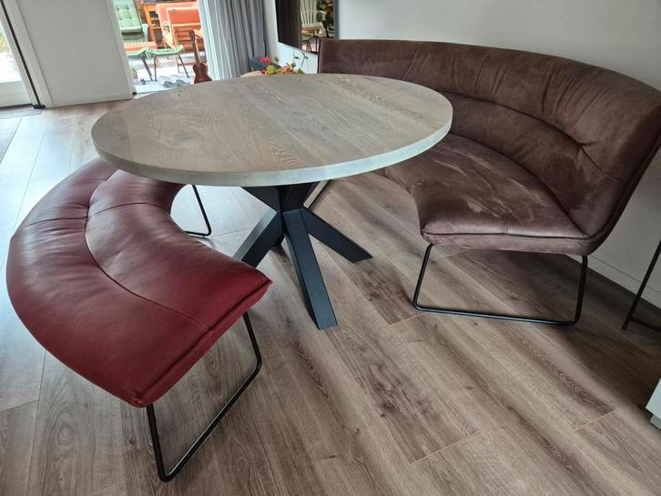 Koinor Finn Essay design halfronde eetbanken, Huis en Inrichting, Stoelen, Zo goed als nieuw, Twee, Leer, Overige kleuren, Ophalen