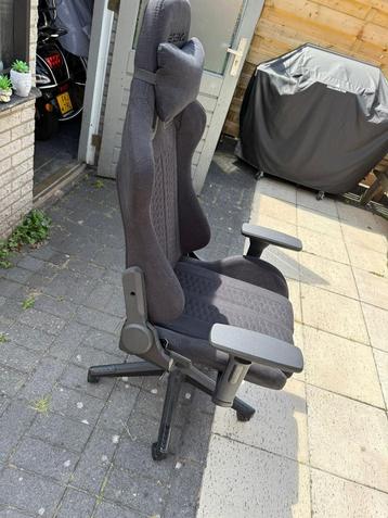 Gaming stoel te koop beschikbaar voor biedingen