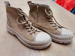 Bruine veter schoen maat 38, Bruin, Ter Stal, Ophalen of Verzenden, Sneakers of Gympen