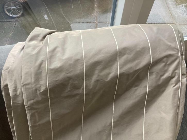 Prachtige beige satijnen/ taft gordijnen, Huis en Inrichting, Stoffering | Gordijnen en Lamellen, Zo goed als nieuw, 200 cm of meer