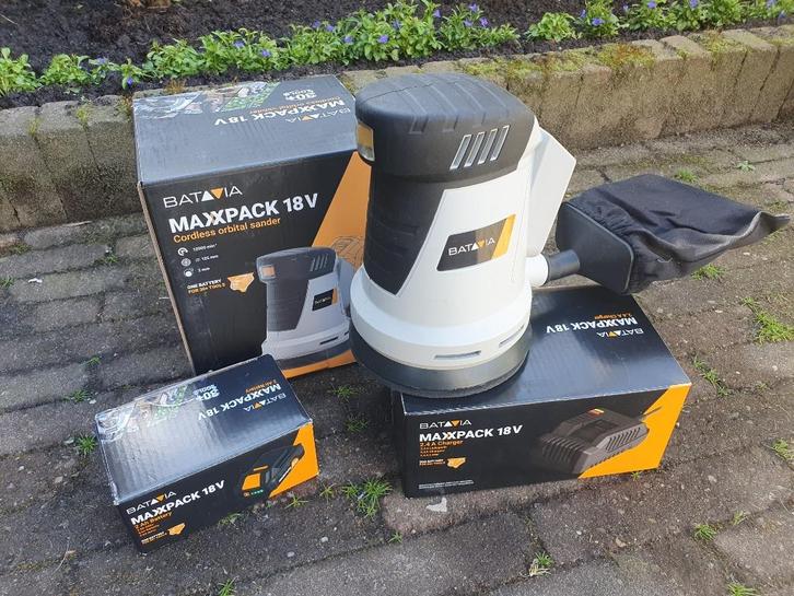 Aanbiedinng  excentrische schuurmachine +Lader+ Accu € 75,00, Doe-het-zelf en Verbouw, Gereedschap | Schuurmachines, Nieuw, Excentrische schuurmachine