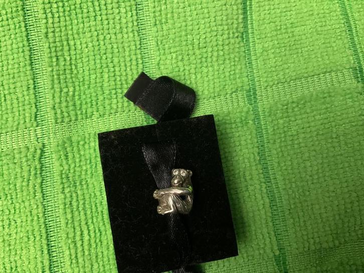 Pandora Bedel Aap met zirkonia ogen Lees beschijving, Sieraden, Tassen en Uiterlijk, Bedels, Zo goed als nieuw, Pandora, Zilver