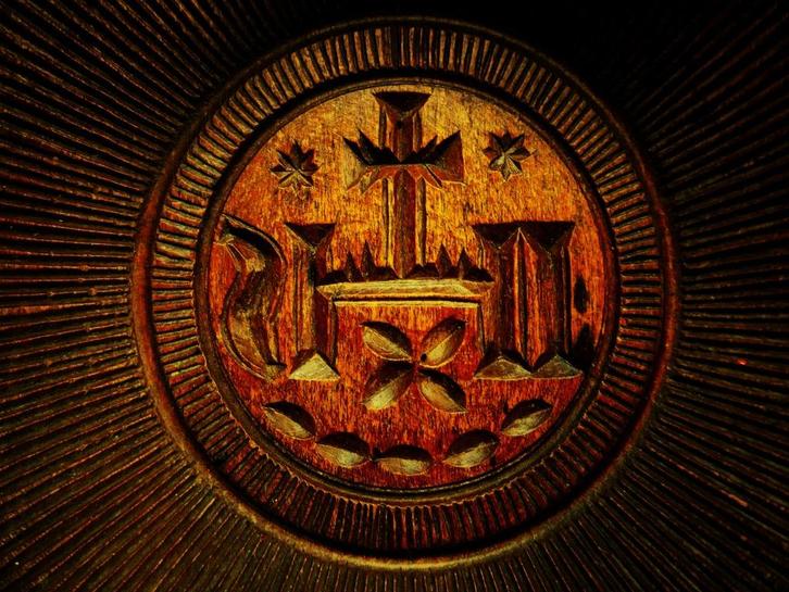 Religieuze houtgesneden botervorm / botermal / mal met IHS, Antiek en Kunst, Antiek | Religie, Ophalen of Verzenden