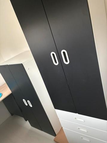 Kledingkasten beschikbaar voor biedingen