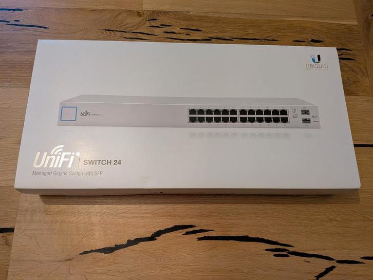 Unifi Switch 24 Poort - Krachtige Netwerk Switch, Computers en Software, Netwerk switches, Zo goed als nieuw, Ophalen of Verzenden