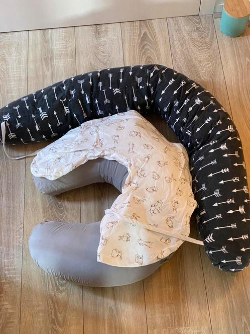 2 voedingskussens (rug en buik) met afneembare hoesen, Kinderen en Baby's, Babyvoeding en Toebehoren, Gebruikt, Voedingskussen