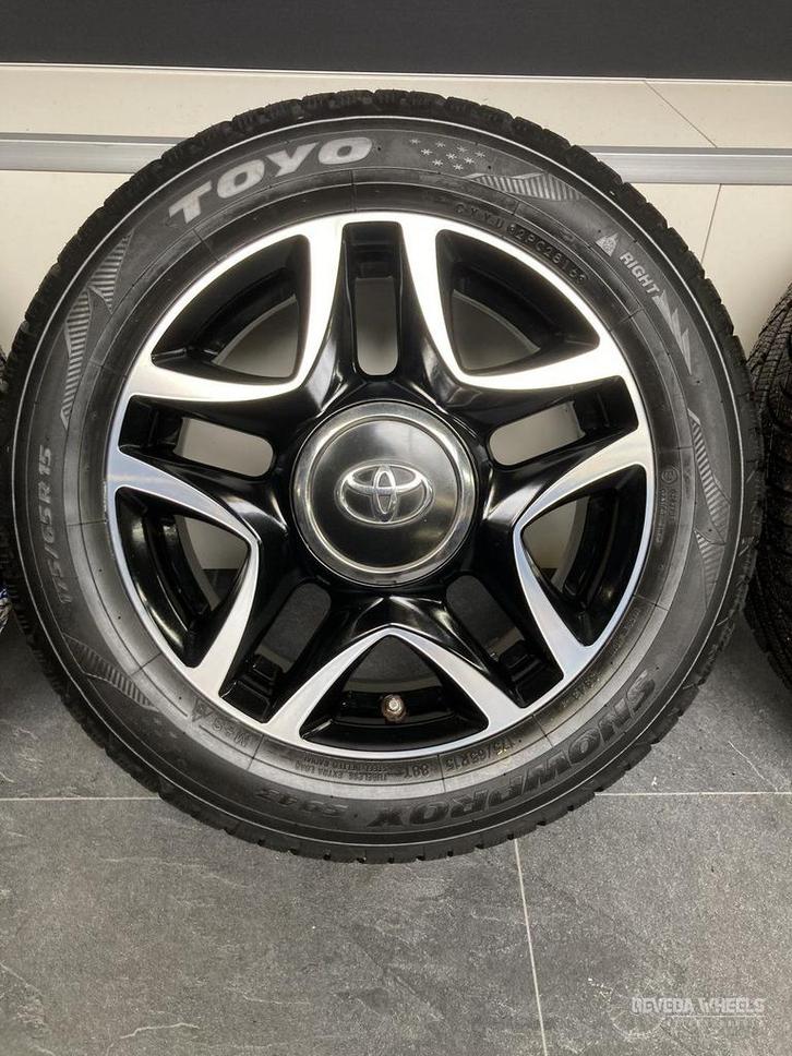 15” originele Toyota Yaris velgen + winterbanden 4x100, Auto-onderdelen, Banden en Velgen, Banden en Velgen, Winterbanden, 15 inch