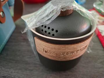 Chinese small tea pot with cups beschikbaar voor biedingen