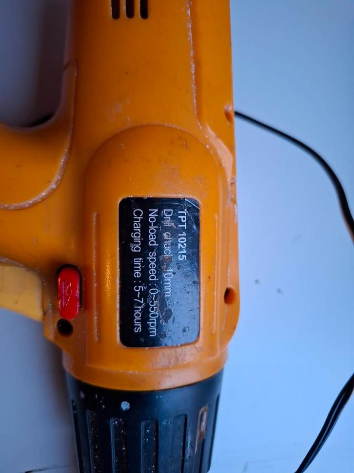 Accuboormachine Lifetime Tools met lader, Doe-het-zelf en Verbouw, Gereedschap | Boormachines, Gebruikt, Boor- en Schroefmachine