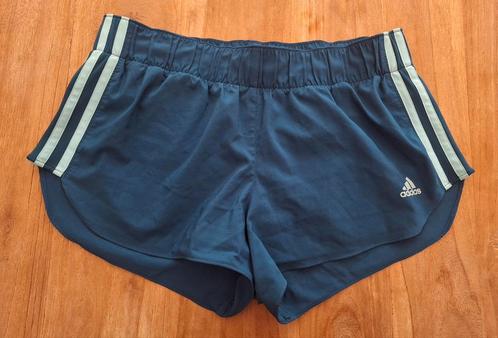 Zeer mooi unisex Adidas sportbroekje, L, Kleding | Dames, Sportkleding, Zo goed als nieuw, Maat 42/44 (L), Groen, Ophalen of Verzenden