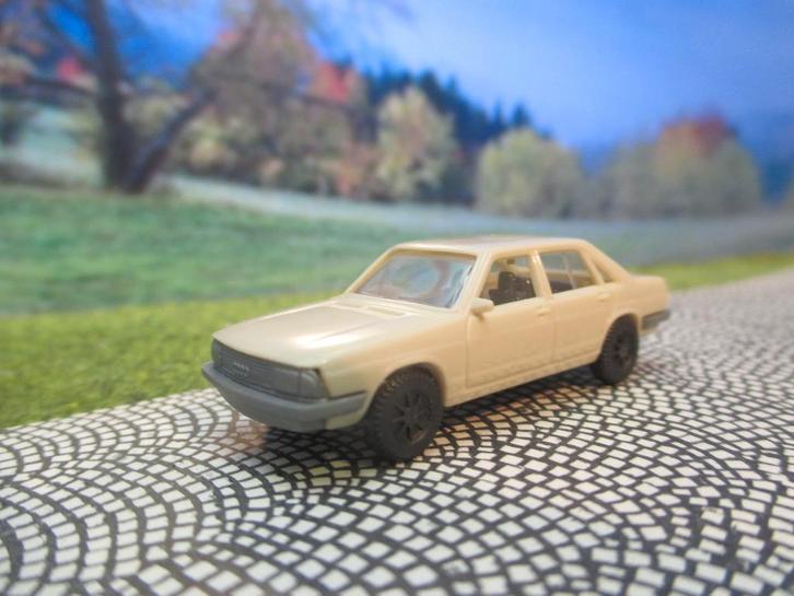 Audi 100 C2 - Fleischmann creme-wit, Hobby en Vrije tijd, Modelauto's | 1:87, Zo goed als nieuw, Auto, Ophalen of Verzenden