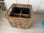 Mand, Huis en Inrichting, Woonaccessoires | Schalen en Manden, Ophalen, Zo goed als nieuw, Riet
