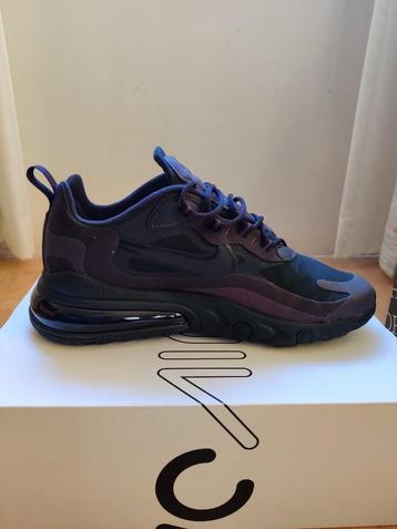 Nike Air Max 270 React Black/Oil Grey maat 42,5 beschikbaar voor biedingen