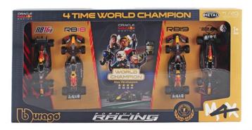 Bburago Red Bull 4 Time World Champion set / 1:43 / NIEUW beschikbaar voor biedingen