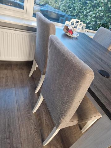 4 eetkamerstoelen beige grijs beschikbaar voor biedingen