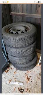 Winterbanden 215/55 R16 met stalen velgen - Dacia Duster, Auto diversen, Ophalen, Gebruikt