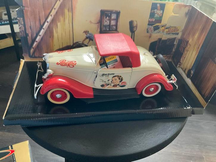 Ford Roadster 1934 Pepsi Cola Modelauto in Doos, Hobby en Vrije tijd, Modelauto's | 1:18, Zo goed als nieuw, Auto, Overige merken