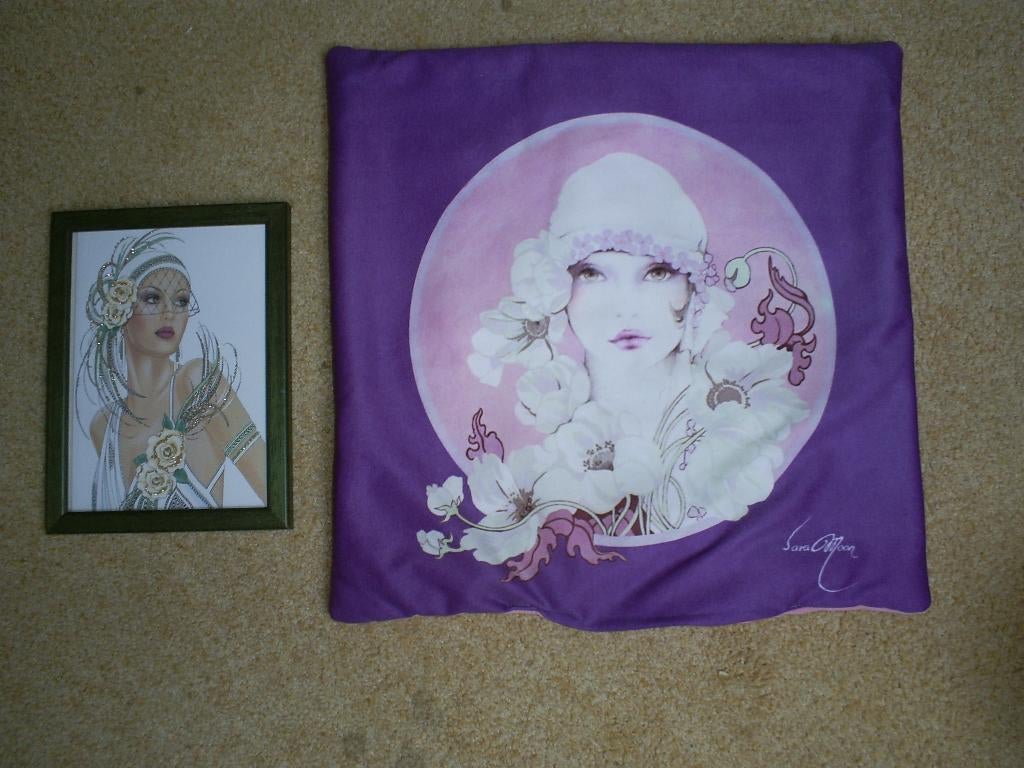 Kussenhoes en fotolijstje met afbeelding Sara Moon, Minder dan 50 cm, Gebruikt, Ophalen of Verzenden, Minder dan 50 cm