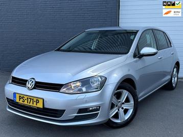 Volkswagen Golf 1.2 TSI Highline AUTOMAAT/NAVI/VOLO-H/CRUISE beschikbaar voor biedingen