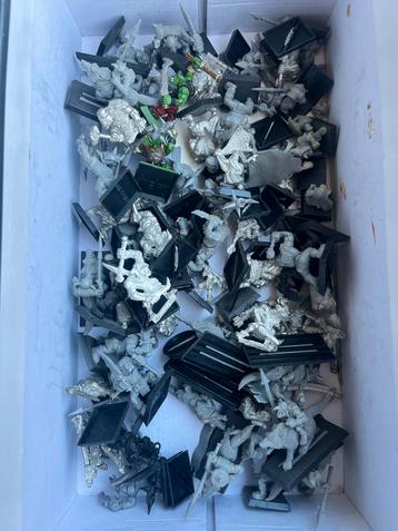 Warhammer Orcs & Goblin Miniaturen circa 60 figuren beschikbaar voor biedingen