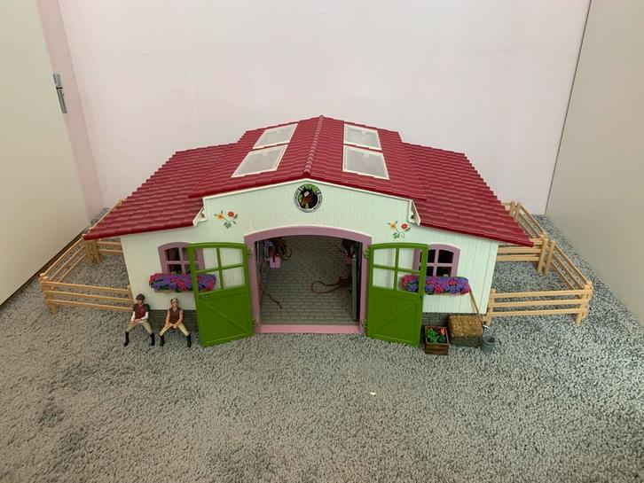 Schleich stal met alles er op en er aan, Verzamelen, Speelgoed, Zo goed als nieuw, Ophalen of Verzenden