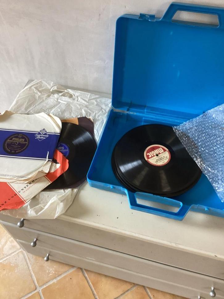 Oude platenspeler met bakelieten platen, Audio, Tv en Foto, Platenspelers, Gebruikt, Platenspeler, Overige merken, Ophalen