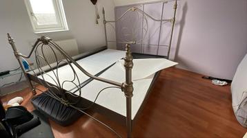 180x200 bed met auping spiralen beschikbaar voor biedingen