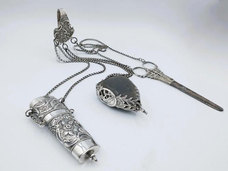 Zilveren Friese Chatelaine, o.a. P. Roorda, Sneek, ca. 1770, Antiek en Kunst, Antiek | Goud en Zilver, Zilver, Verzenden