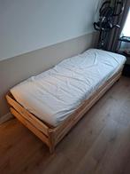 UTÅKER Stapelbaar bed met 2 matrassen, Huis en Inrichting, Slaapkamer | Bedden, Ophalen, Gebruikt, Eenpersoons, Bruin