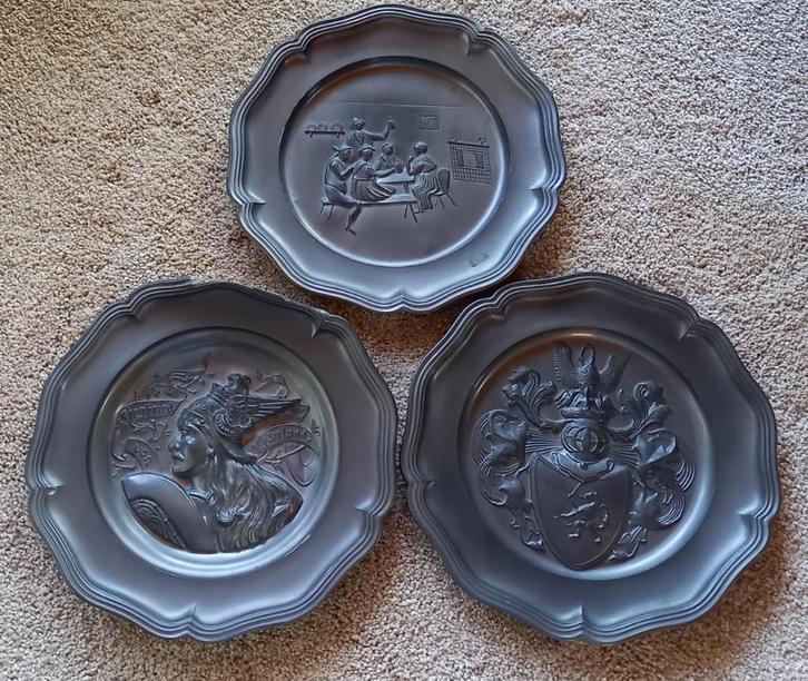 Tinnen borden, kannetjes, fruitschaal, asbak en kandelaartje, Antiek en Kunst, Antiek | Tin, Ophalen of Verzenden