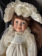 Grote Porseleinen pop, Ophalen, Zo goed als nieuw, Pop