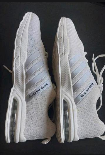 Witte sneaker mt 43 beschikbaar voor biedingen