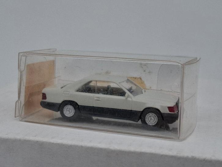 Mercedes Benz 300CE coupé - Wiking 1/87, Hobby en Vrije tijd, Modelauto's | 1:87, Zo goed als nieuw, Auto, Wiking, Verzenden