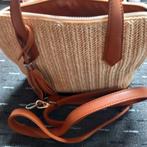 Stijlvolle beige handtas met bruine accenten, Ophalen of Verzenden, Nieuw, Beige, Handtas