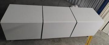 Tv meubel  met licht beschikbaar voor biedingen