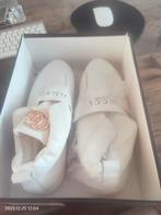 Gucci Schoenen - Stijlvol en Elegant, Ophalen of Verzenden, Nieuw, Wit