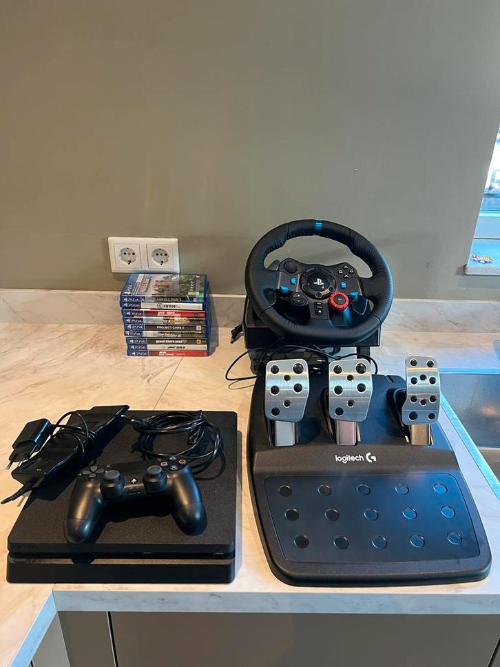 PS4 + 9 Games + Logitech Stuur + Controller, Spelcomputers en Games, Spelcomputers | Sony PlayStation 4, Zo goed als nieuw, Original