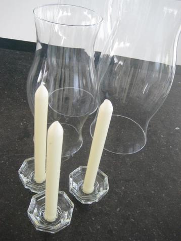 Glazen windlichten beschikbaar voor biedingen