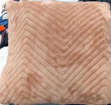 4 sier kussens beschikbaar voor biedingen