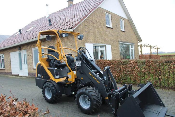 Eurotrac W 11M doorlopend nieuwe voorraad (bj 2026), Zakelijke goederen, Machines en Bouw | Kranen en Graafmachines, Wiellader of Shovel