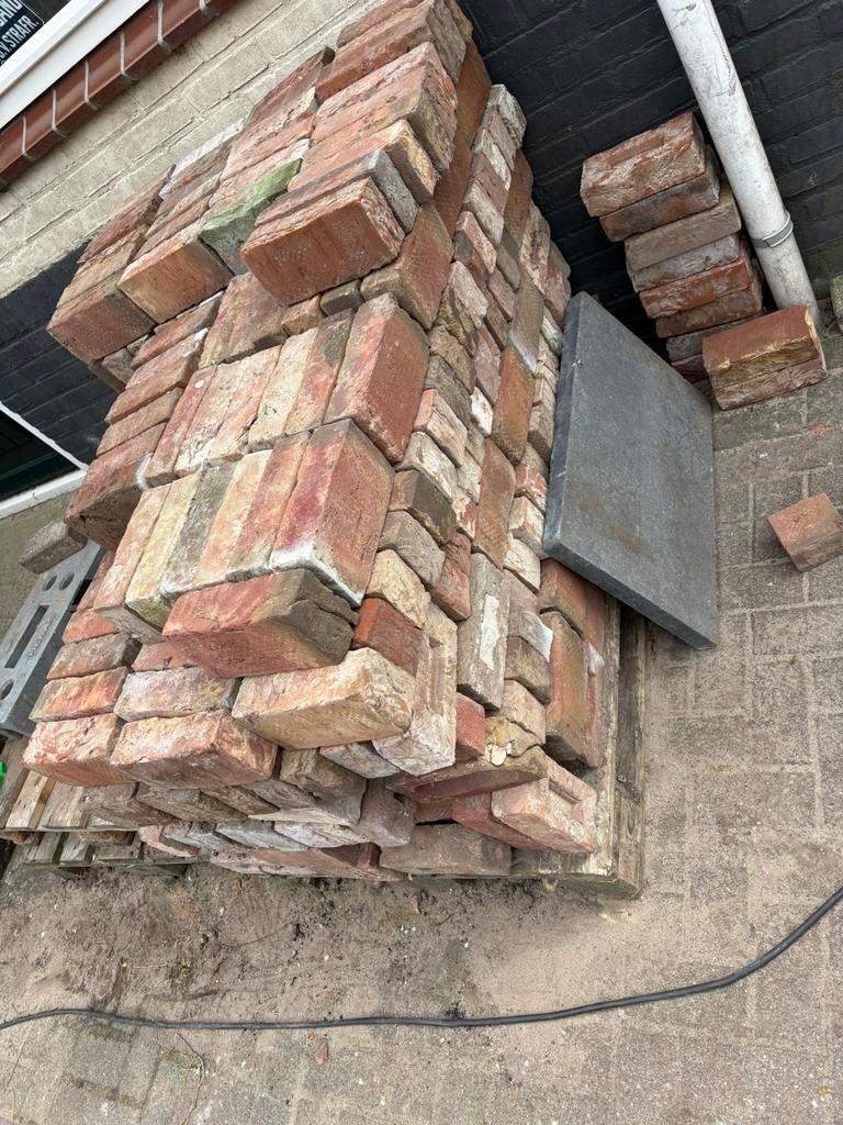 Metselstenen +-600 stuks, Doe-het-zelf en Verbouw, Metselstenen, Ophalen of Verzenden, Zo goed als nieuw, Bakstenen