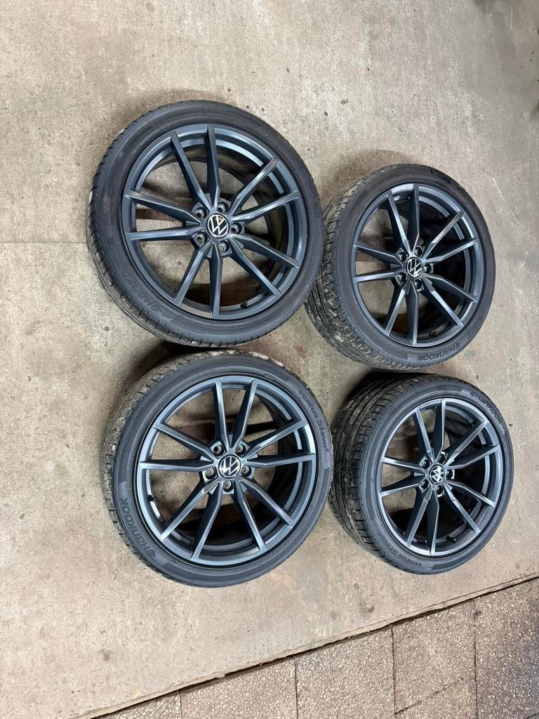 Volkswagen T ROC TIGUAN velgen + Banden 235/40 R19, Auto-onderdelen, Banden en Velgen, 19 inch, Velg(en), Ophalen of Verzenden
